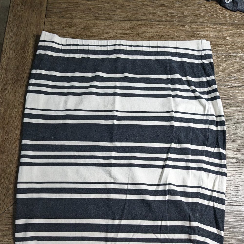 2x Black & White striped Knit Short Skirt